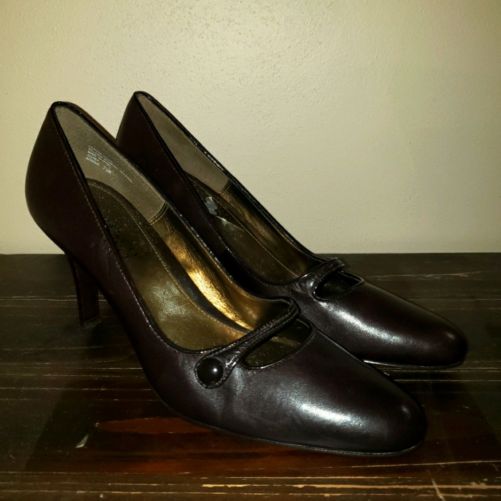 Franco Sarto Leather Heels SZ 7.5 Brown